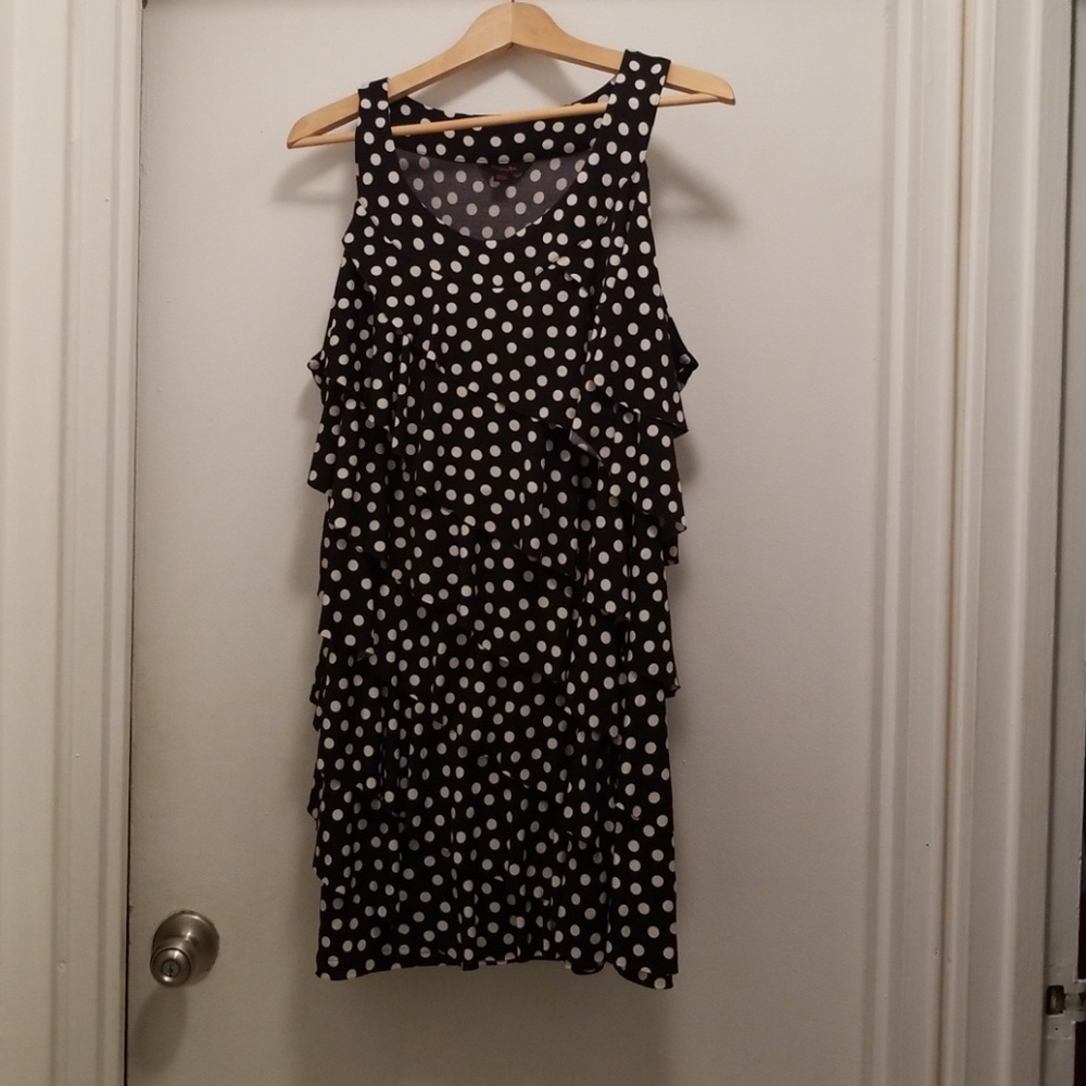 Size 18 plus sized polka dot tiered ruffle tunic